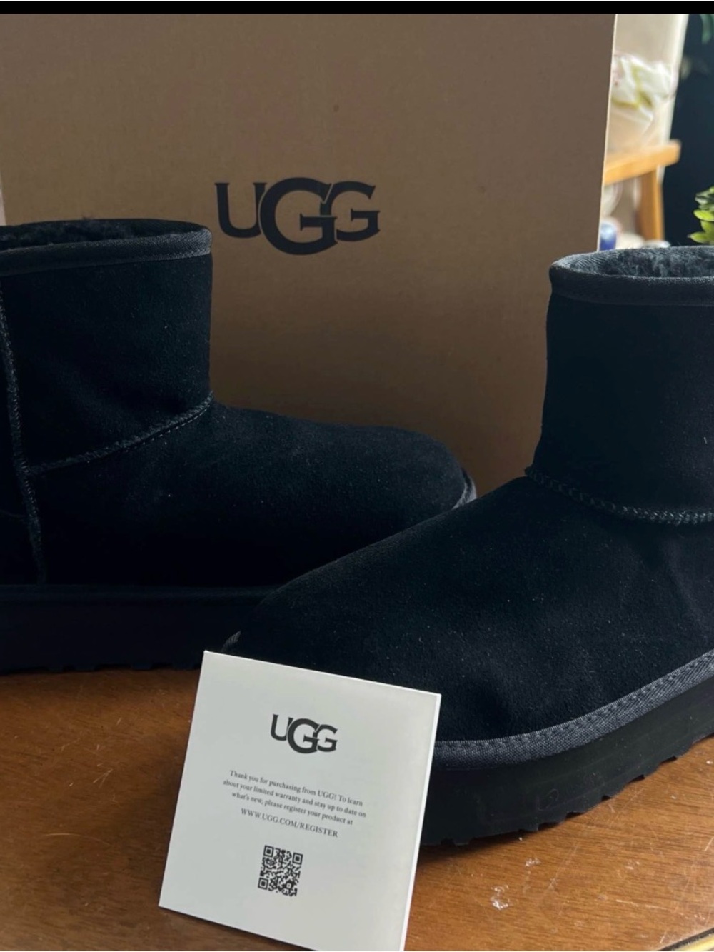 New in Box Classic Mini Platform Boot Black Short Suede Kids 6 (or a woman’s 7)